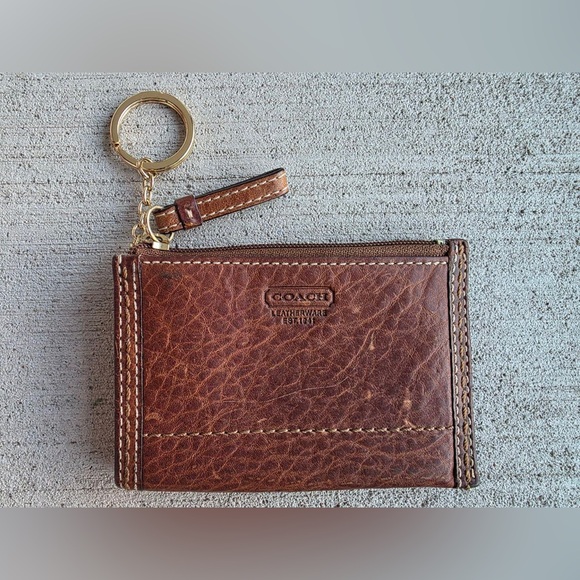 Vintage COACH Leatherware Brown Leather Keychain Coin PouchCard Holder ZipWallet - Picture 1 of 4